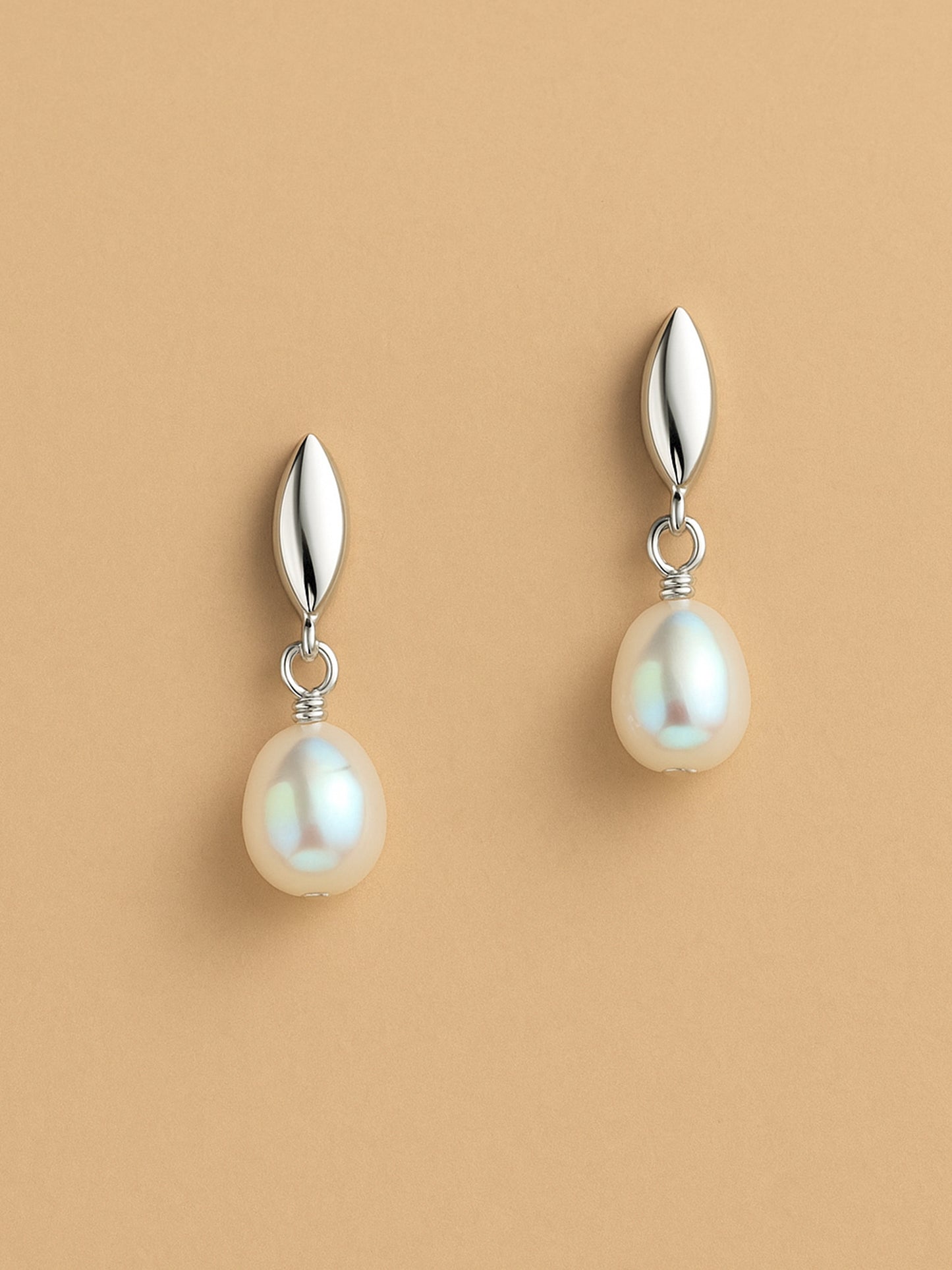 ARETES BIANCA